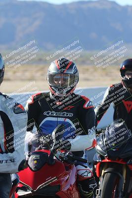 media/Dec-01-2025-Moto Forza (Mon) [[2daa91e15f]]/4-Around the Pits/